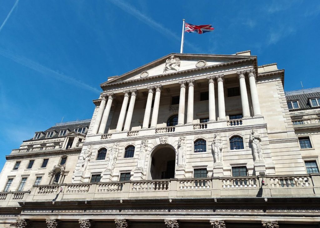 https://commons.wikimedia.org/wiki/File:Bank-of-England.jpg