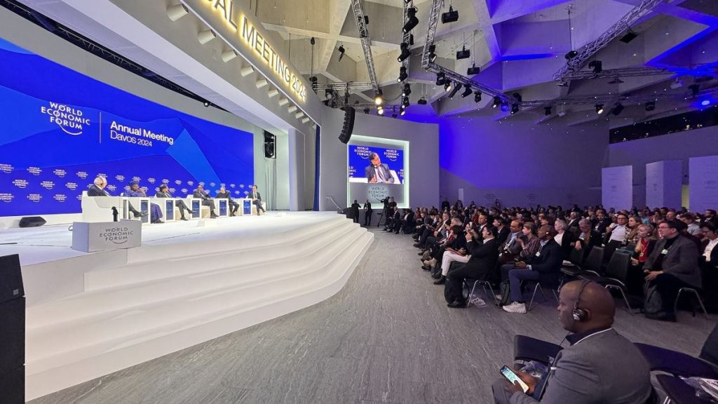 https://upload.wikimedia.org/wikipedia/commons/thumb/d/d6/Colombia_at_the_World_Economic_Forum_in_Davos%2C_Switzerland_on_17_January_2024_-_38.jpg/2048px-Colombia_at_the_World_Economic_Forum_in_Davos%2C_Switzerland_on_17_January_2024_-_38.jpg