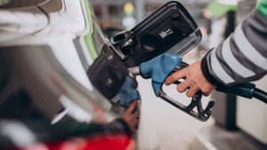 Od ponoći nove cijene goriva: Benzin jeftiniji za dva centa