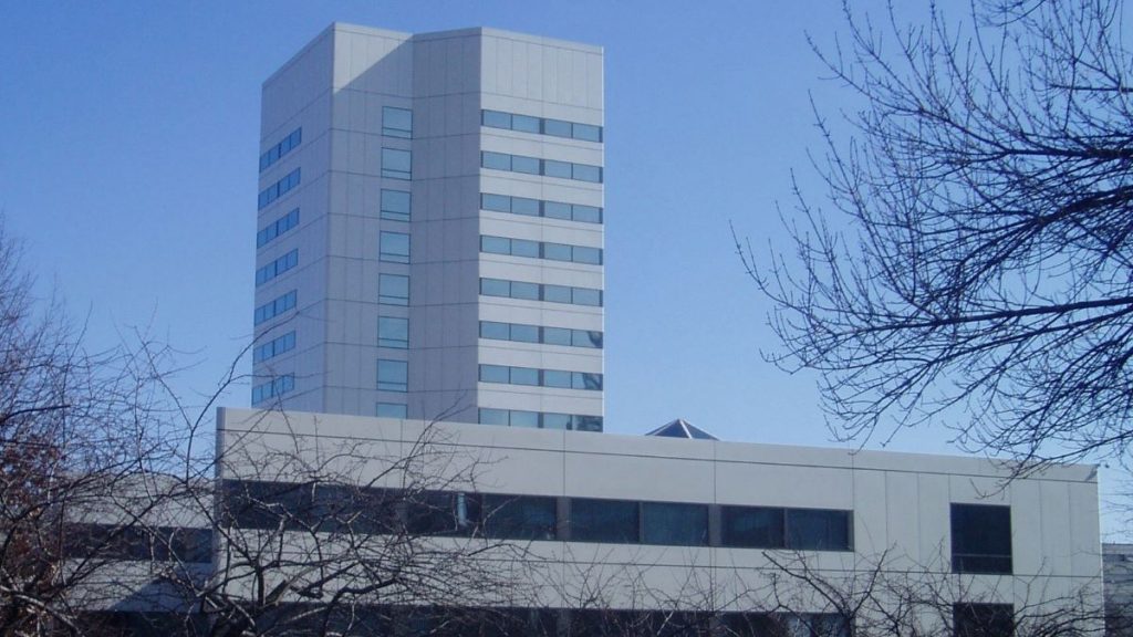 https://commons.wikimedia.org/wiki/File:JohnsonJohnson_HQ_building.jpg