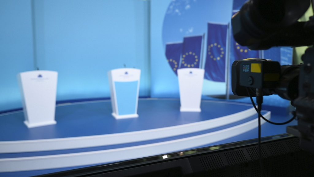 https://www.flickr.com/photos/europeancentralbank/albums/72177720322393690