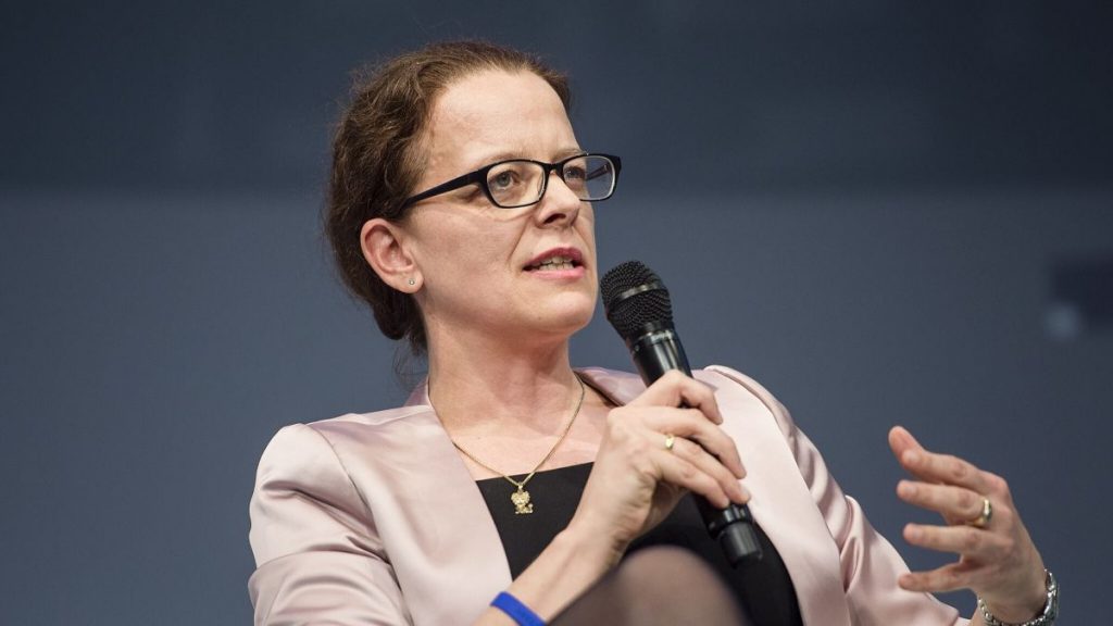 https://commons.wikimedia.org/wiki/File:Prof._Dr._Isabel_Schnabel,_2017.jpg