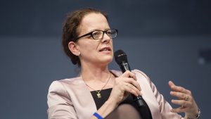 https://commons.wikimedia.org/wiki/File:Prof._Dr._Isabel_Schnabel,_2017.jpg