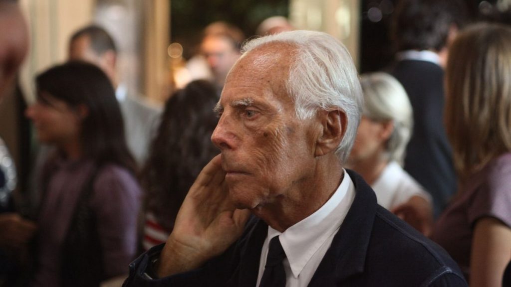 https://commons.wikimedia.org/wiki/File:Giorgio_Armani_-_Vogue_Fashion%27s_Night_Out_Sept.10_2009_MILANO_(3907261171).jpg