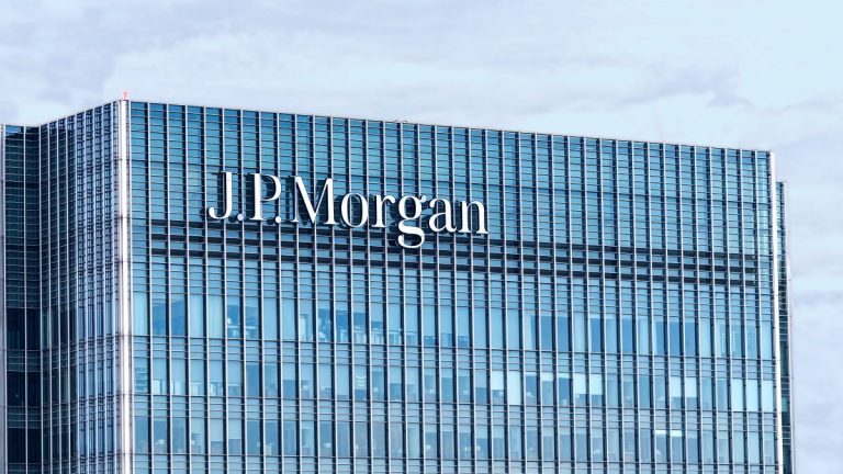 https://www.jpmorgan.com/content/dam/jpm/global/images/JPMorgan_Logo_London_building.jpg