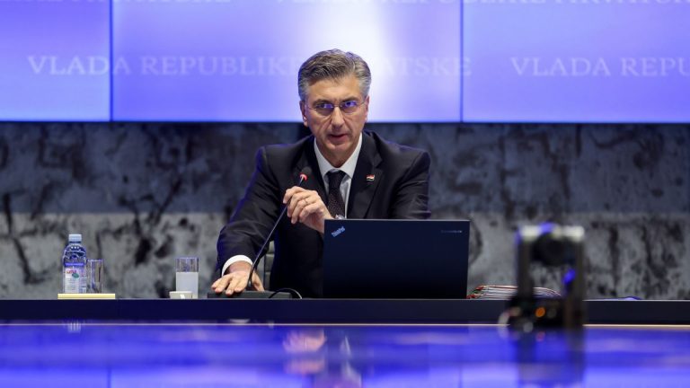 Prihodi državnog proračuna za iduću godinu 35,7, a rashodi 39,8 milijardi eura