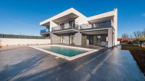 RE/MAX Centar Nekretnina