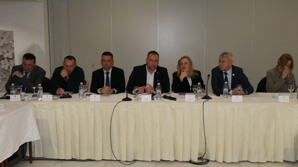 Hina/Nikola Blažeković