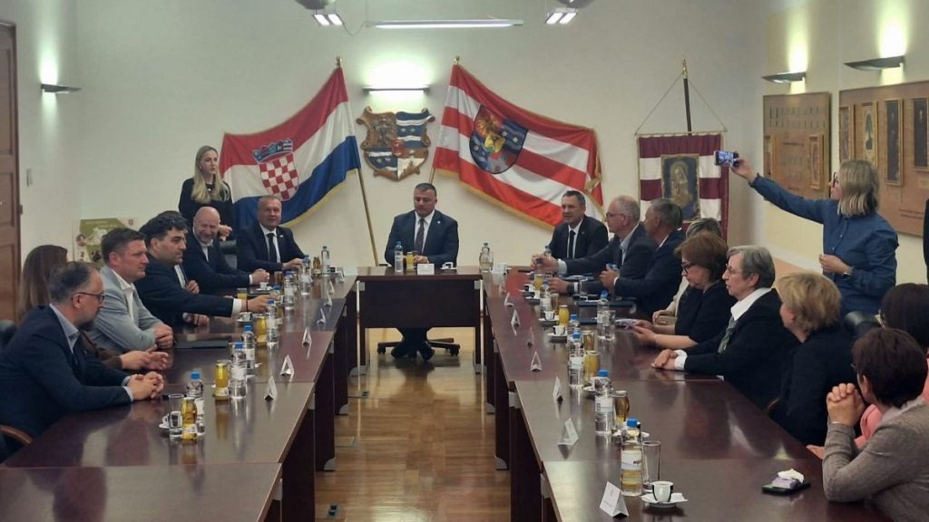 Hina/Siniša Kalajdžija