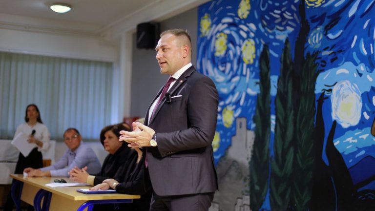 Hina/Jure Divić