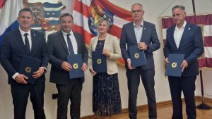 Hina/Siniša Kalajdžija