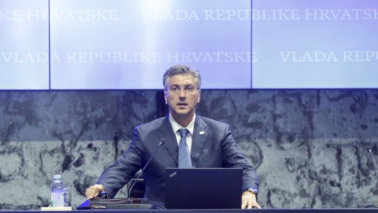 Hina/Admir Buljubašić