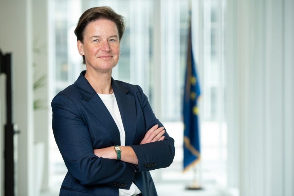 Verena Ross