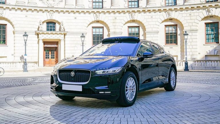 Nakon Zagreba preko Ubera se sada može naručiti  robotaksi i u Londonu, također samo sa vozačem